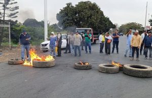 Agricultores cerraron la vía Babahoyo – Montalvo