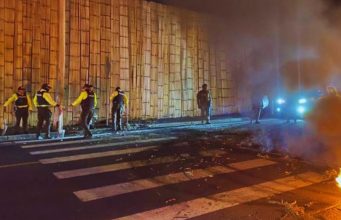 El paro indefinido genera cierre de vías y enfrentamientos