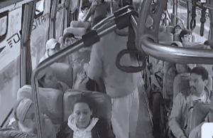 Inseguridad en Quito: Cámaras de seguridad captaron el asalto a pasajeros de un bus