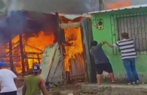 Tres familias perdieron sus hogares durante un incendio