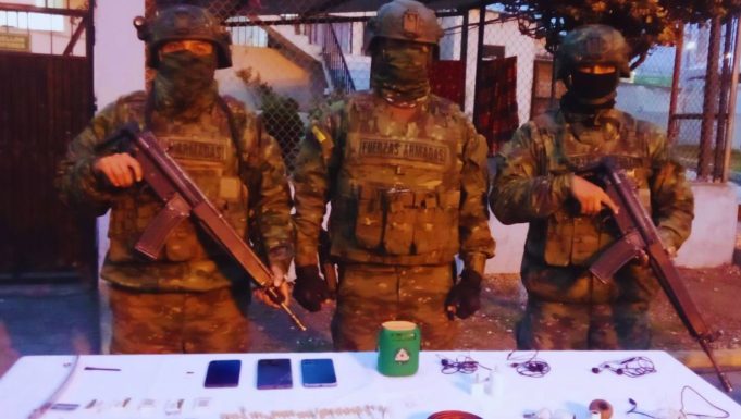 Militares