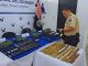 Armas, municiones y uniformes militares decomisados en El Triunfo