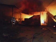 Incendio consumió taller mecánico en el sur de Quito