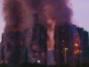 Voraz incendio en rascacielos dejó decenas de muertos