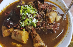 ARCSA Clausuró local de caldo de salchicha por graves fallas sanitarias