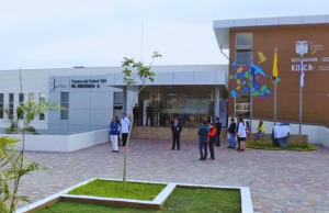 Un joven murió tras desplomarse en los exteriores de un centro de salud en Durán