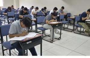 Los resultados del examen PISA 2025 evidenciaron un retroceso en la educación ecuatoriana