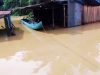 Río Onzole se desborda en Esmeraldas y deja comunidades bajo el agua