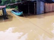 Río Onzole se desborda en Esmeraldas y deja comunidades bajo el agua